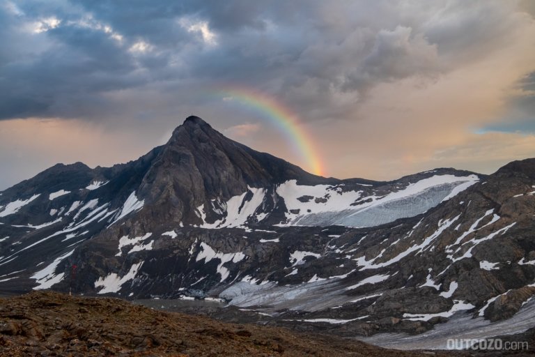 Regenbogen am Berg
